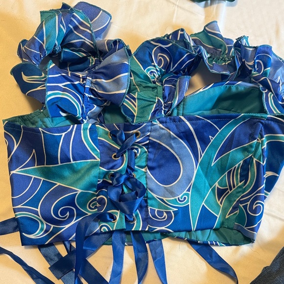 SheIn IXL Blue and Green Patterned Ruffle Top - Picture 2 of 2